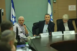 ח”כים מהקואליציה והאופוזיציה דורשים מאדלשטיין: “זמן את השר כץ לוועדת חוץ וביטחון”