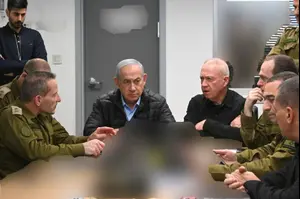 אשתו של חשוד בפרשת המסמכים המסווגים: “רצית להציל חיים, הפכו אותך לאויב”