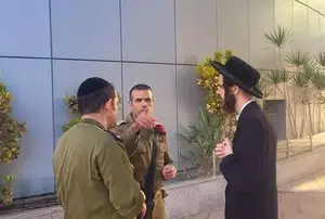 “איך אפשר לשבת כאילו כלום לא קורה?”: בנו של האדמו”ר יתגייס לקרבי