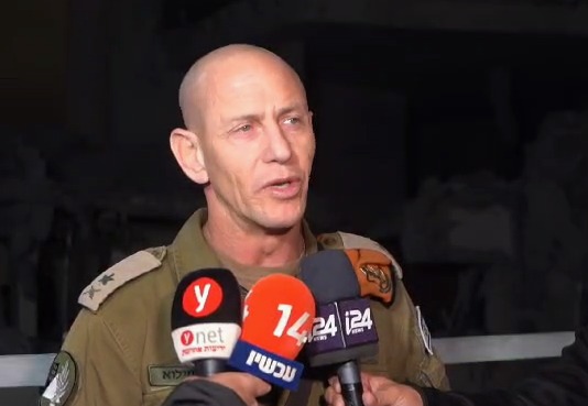 מפקד פיקוד העורף בזירת נפילה בחיפה: “מפיקים לקחים ומשפרים”