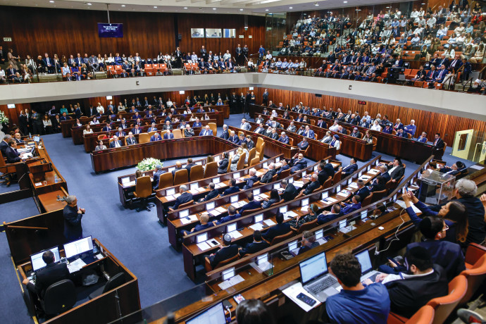 מהפכה בחוק: הכרה באלימות פסיכולוגית וכלכלית כעבירות במשפחה