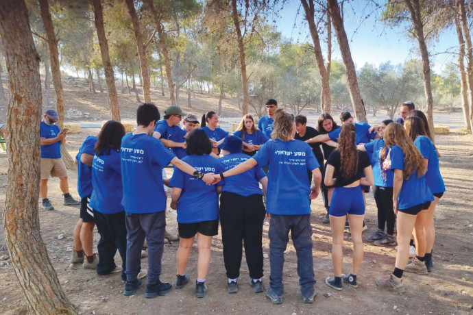 “גיבורים בעל כורכם”: לראשונה מפרוץ המלחמה – תלמידי רמת הגולן יצאו למסע בארץ