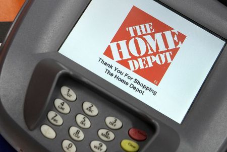 הסמנכ”ל של Home Depot, ויליאם בסטק, מוכר מניות בשווי 1.24 מיליון דולר