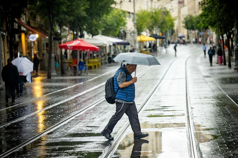 מתי החורף מגיע? היום יהיה עדיין חם – בשבת יהיה גשום ובראשון קר מהרגיל לעונה