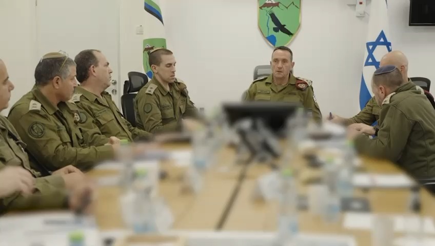 הרמטכ”ל בגבול סוריה: “עוקבים לראות שהגורמים לא פונים לכיוון שלנו – יש מענה התקפי והגנתי מאוד חזק״