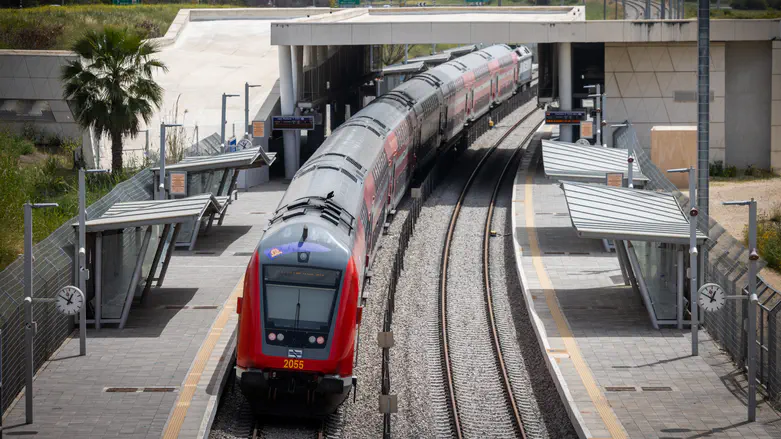 סמוטריץ’ לנתניהו: לפתוח מיידית את הרכבת לשדרות