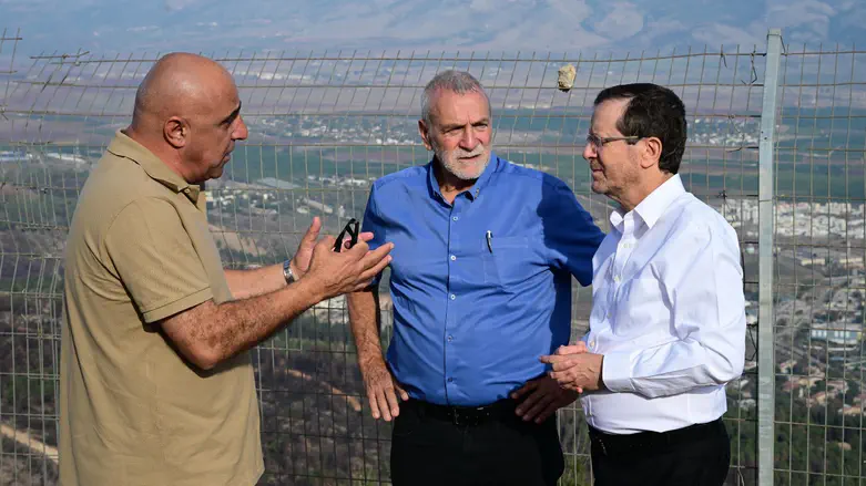 הרצוג ביקר בגבול הצפון: “מוכרחים לשקם”