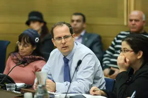 המשנה ליועמ”ש לשעבר קורא לעסקת טיעון בתיקי נתניהו: “ככל שחולף הזמן – הטרללת תימשך”