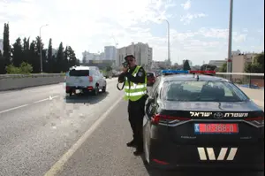 שוטרי התנועה השביתו למעלה מ-100 כלי רכב מסוכנים; עשרות דוחות נרשמו