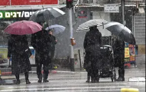 התחזית: הגשם ייחלש בהדרגה משעות הצהריים, הטמפ’ יוסיפו להיות נמוכות