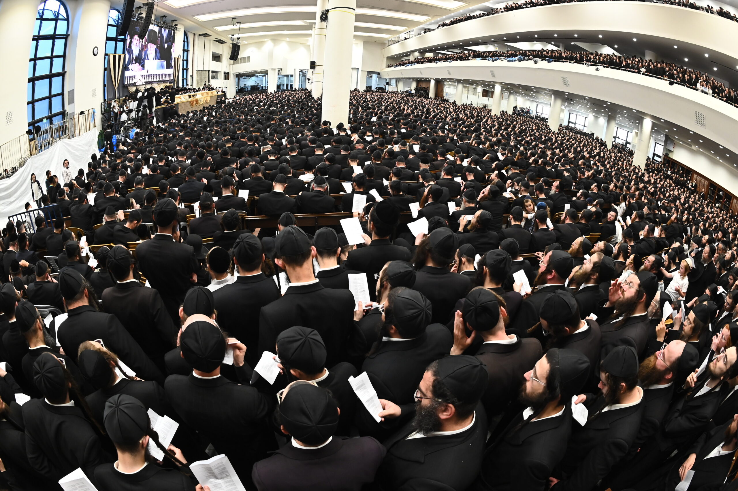 אין להשתתף במסיבות חנוכה: ההנחיה הדרמטית לבחורי ישיבות גור