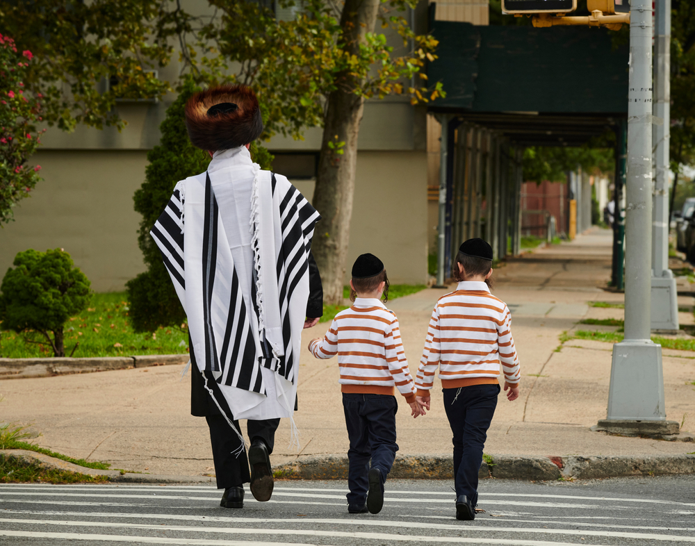 החוקרים חושפים: כך משפחה חרדית מצליחה להתמודד עם אתגרי הכלכלה | מסמך מרתק