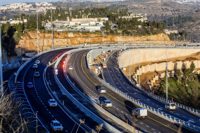 כביש 1 נחסם לתנועה: התרעה חמה על פיגוע בירושלים