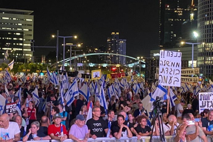 “מדליקים את האור”: הפגנות נגד הממשלה בת”א וברחבי הארץ