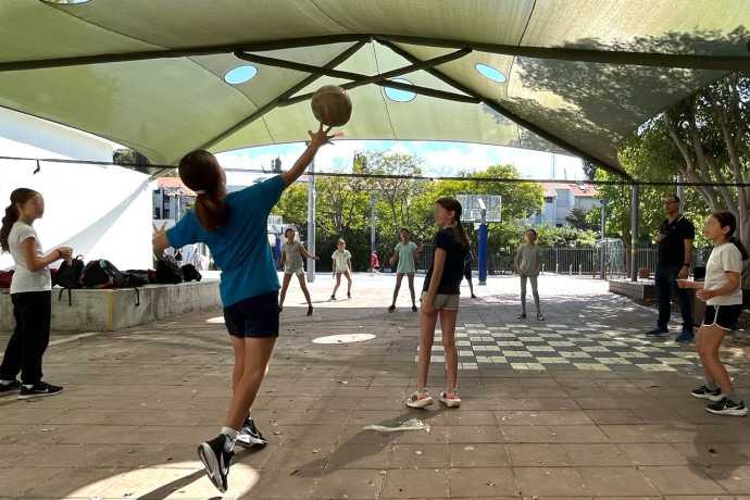 בעקבות ויכוח: עובד ניקיון, תושב לוד סטר לנער בן 11 בפניו