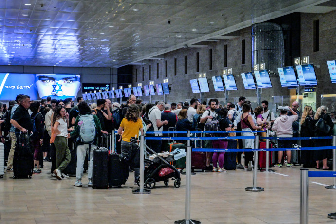 תושב צרפת נתפס עם פלטות של חשיש בנתב”ג – ותירוץ כזה עוד לא שמענו