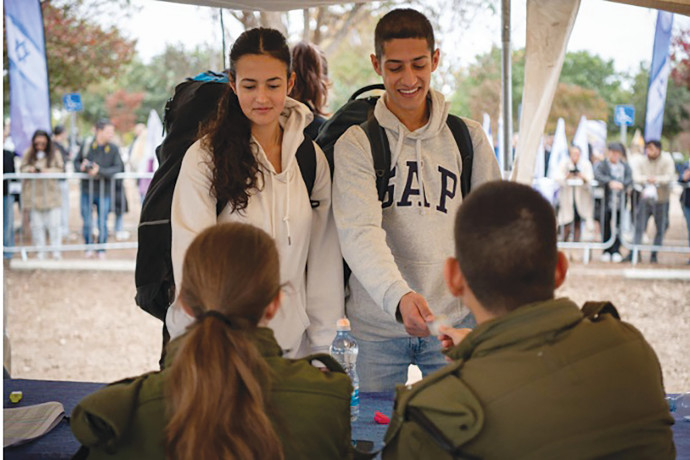 צה”ל: הגיוס ליחידות הקרביות יוצא לדרך, כ-40% – נשים