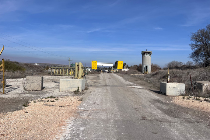 קטיף תפוחים והקמת “מכשול הטויוטה”: בגבול סוריה מתרגלים למציאות החדשה