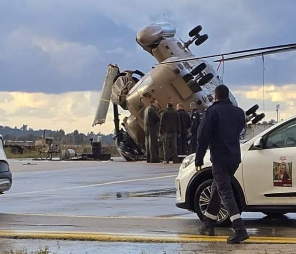 אירוע חריג בבסיס: מסוק יסעור התהפך על צידו בגלל הרוחות