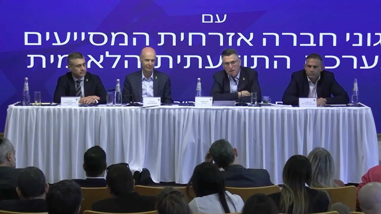 “כנופיית טרור שהשתלטה על דמשק” – שר החוץ סער מתריע מפני הממשל הסורי החדש  