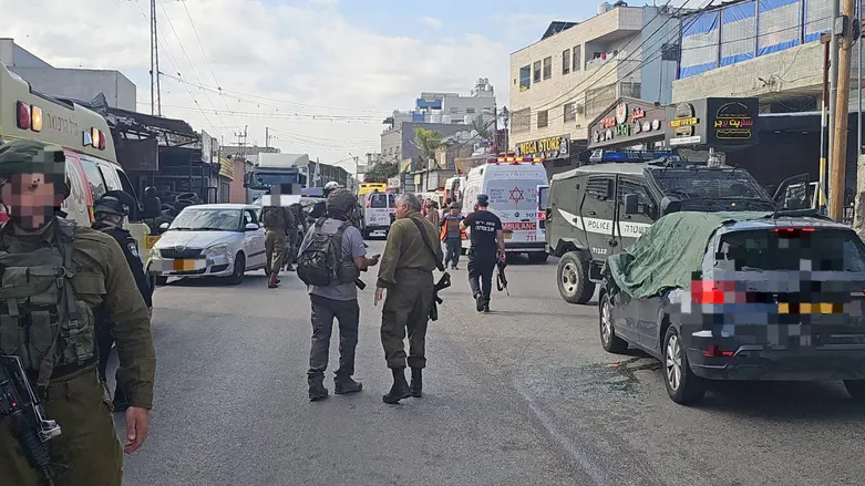 שלושה נרצחים בפיגוע ירי בשומרון