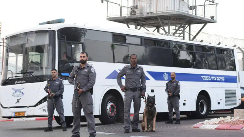 מבצע “דרך ארץ”: שב”ס נערך לשחרור אלפי מחבלים