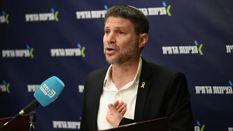 "יביא להפלת הממשלה": המסר של המפלגות החרדיות לשר סמוטריץ'