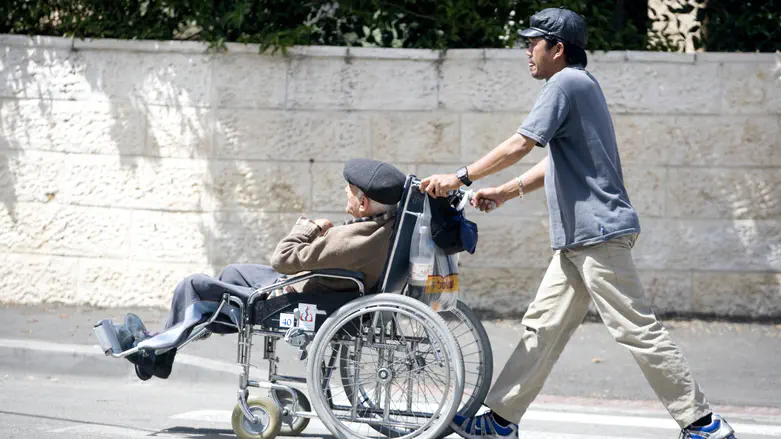 הפיליפיני שווה יותר