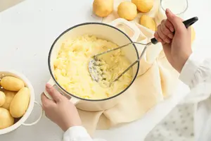 השף המפורסם עם טיפ מפתיע להכנת פירה תפוחי אדמה מושלם