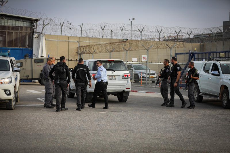 הבכיר הפלסטיני: נערכים לשחרר בעסקה למעלה מ-3,000 מחבלים