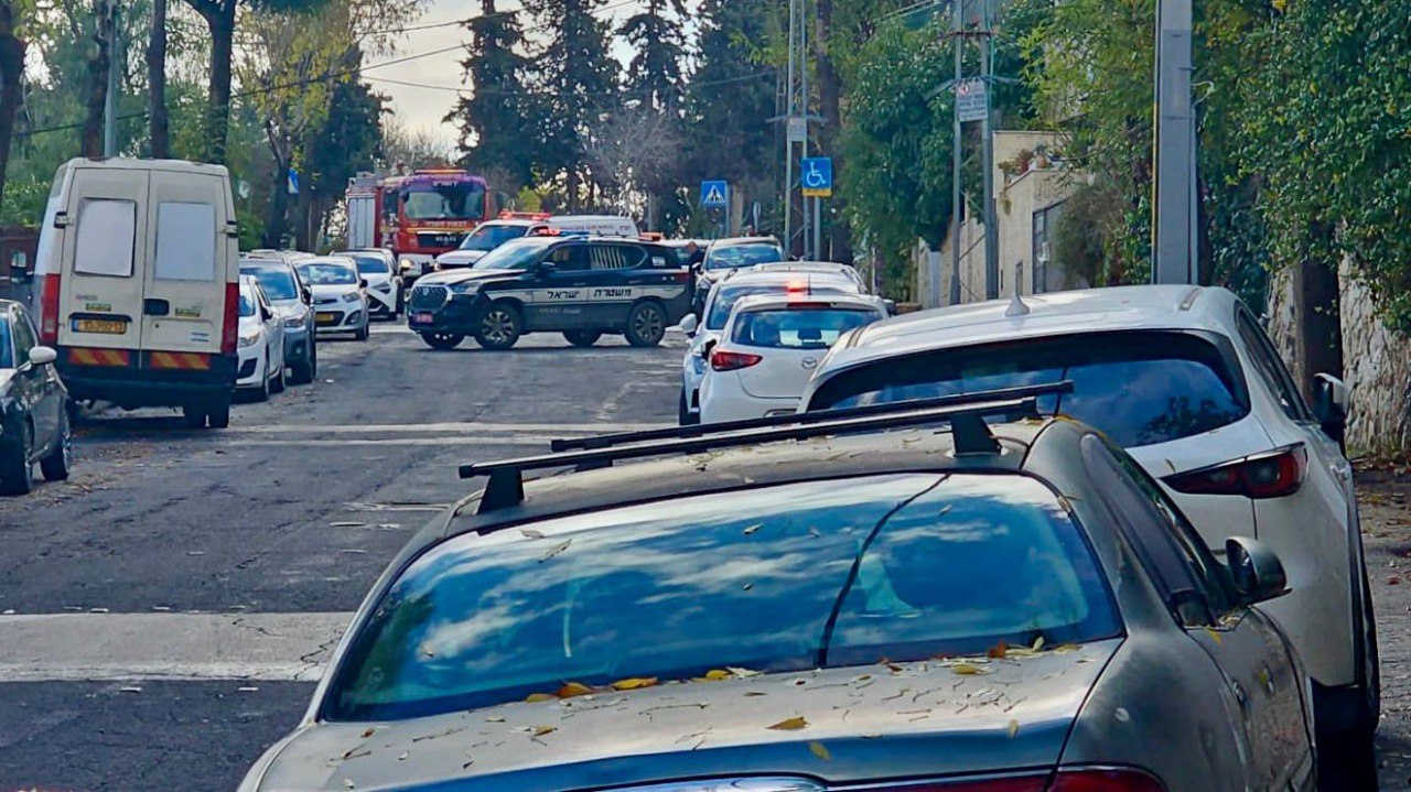 בפעילות משטרתית: שברים מהטיל שנורה הלילה מתימן אותרו בדרום ירושלים   