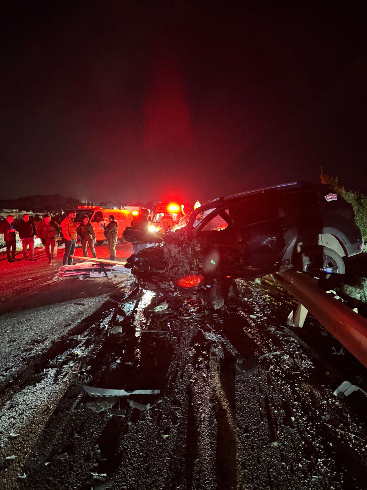 הרכב התהפך על הכביש: פצועים אנוש וקשה חולצו