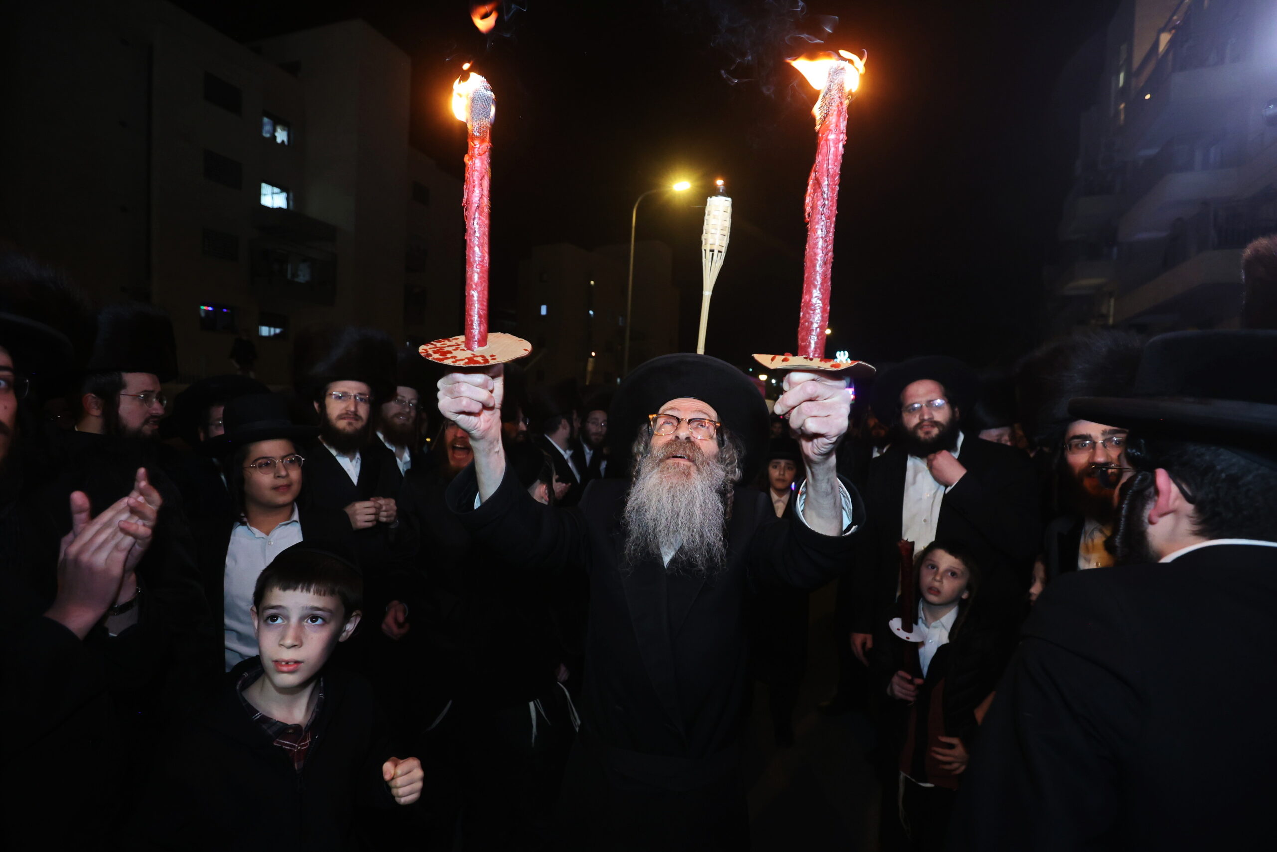 בלפידי אש : צפו בריקודי קודש של רבי נחמן בבית שמש