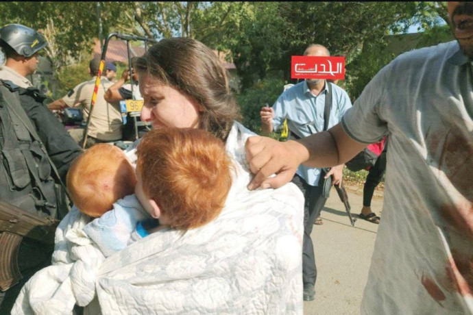 משפחת ביבס בבוקר שחרור התצפיתניות במסר קשה למדינה