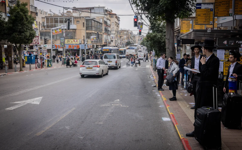 חנוכה בבני ברק בצל איומי ההריסה: “כמו בזמן החשמונאים”