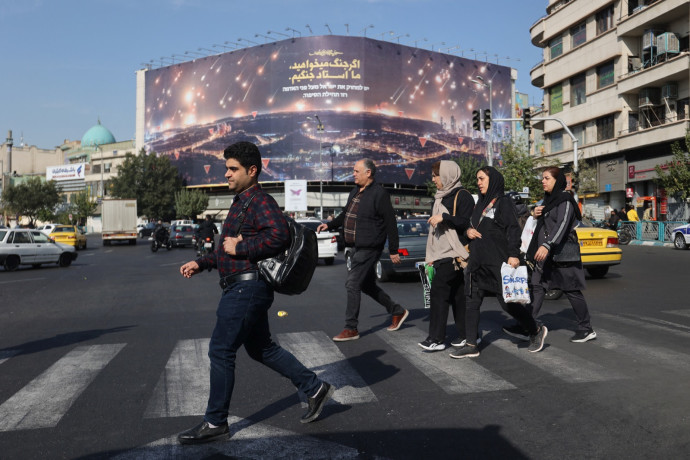 "נתניהו גיבור, סוגדים לו": המשטר באיראן נחלש, אבל הדור הצעיר מספר סיפור אחר