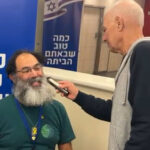 הבטיח ומקיים: יאיר בנו של גדי מוזס מתגלח לראשונה מאז שאביו נחטף