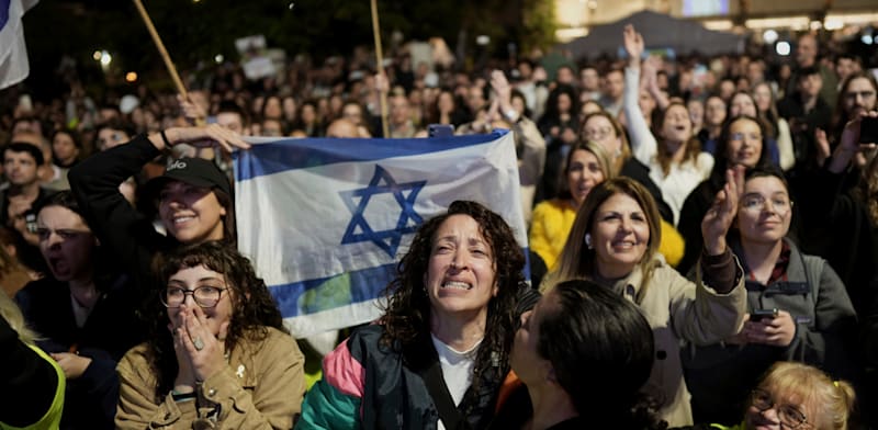 ממניות תעופה, דרך התחזקות השקל ועד הריבית: כך תשפיע עסקת החטופים על הכלכלה