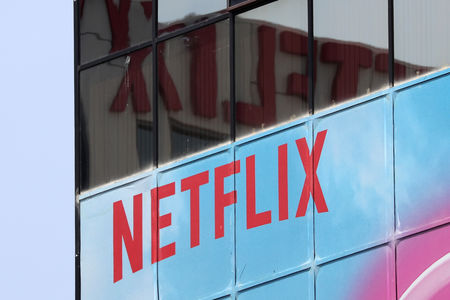 ריד הייסטינגס מוכר מניות Netflix בשווי 31.85 מיליון דולר