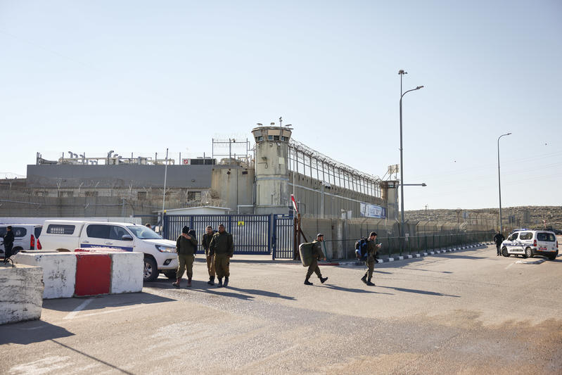 דרמה בשחרור המחבלים: האוטובוסים הונחו לשוב לאחור