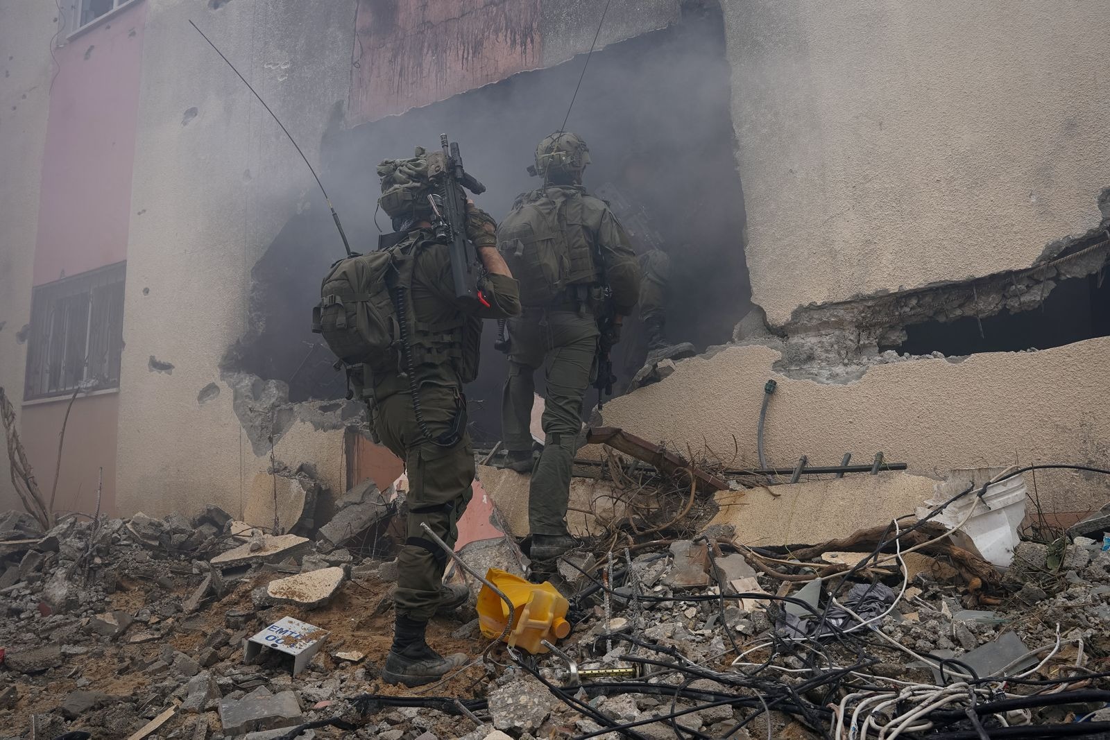 מח”ט גבעתי ללוחמים: “מוטטנו את מעוזי החמאס, תם ולא נשלם”