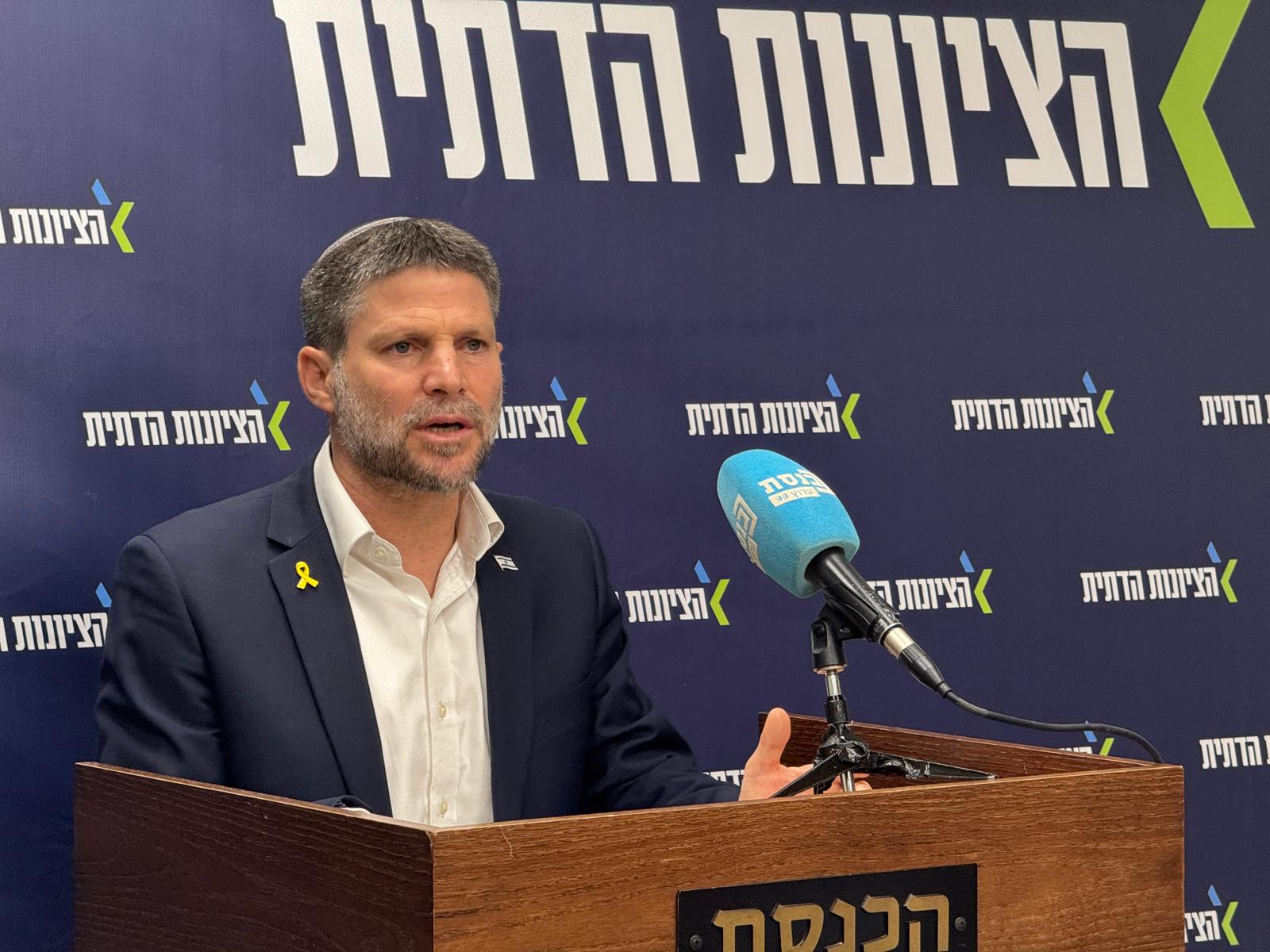 סמוטריץ’: “מודאג מהשלכות העסקה לביטחון המדינה” | לפיד: “לסיים את המלחמה”