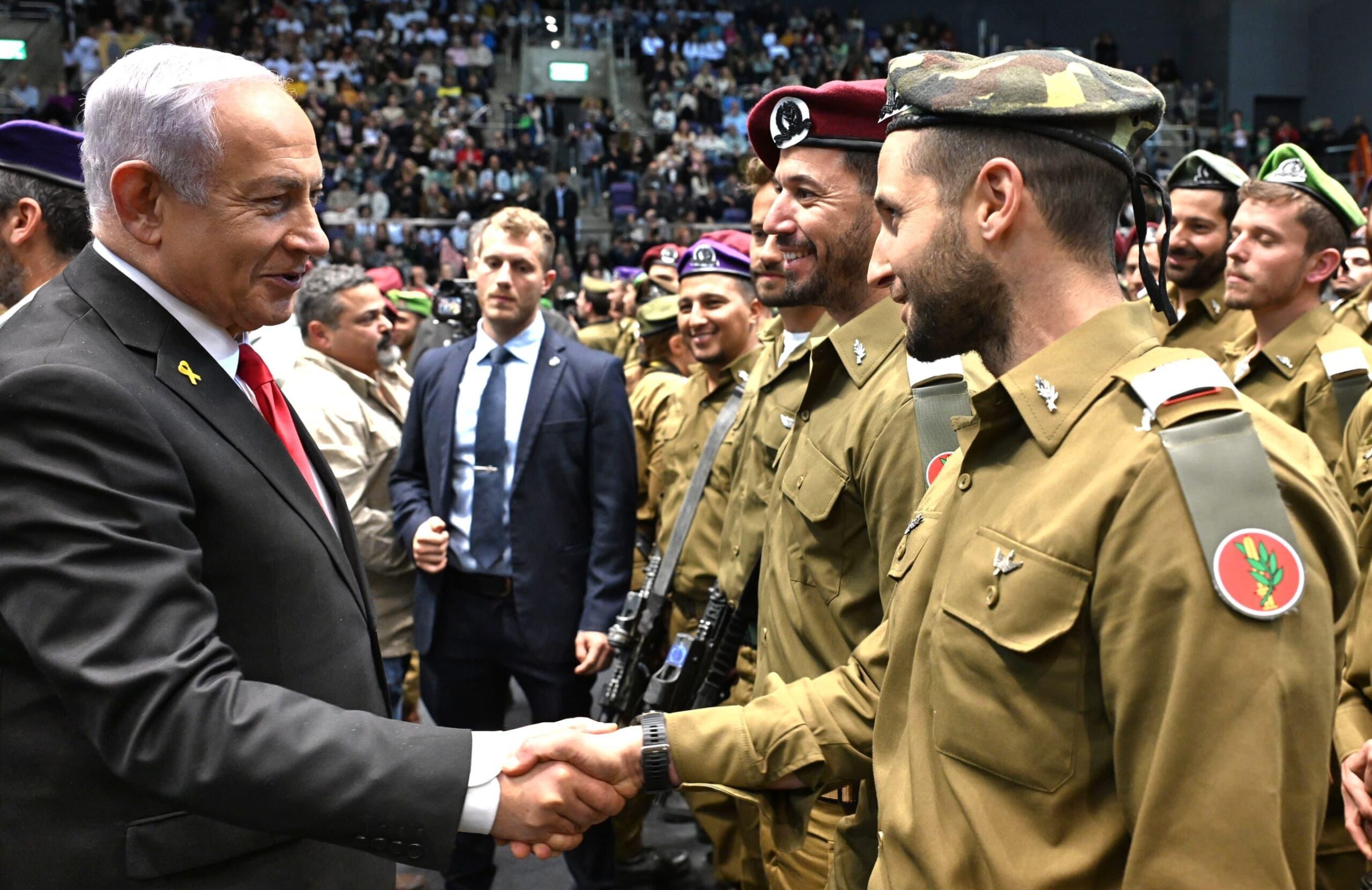 בפעם השלישית: דוברו של נתניהו הפיץ תיעודים רגישים – בניגוד להנחיות