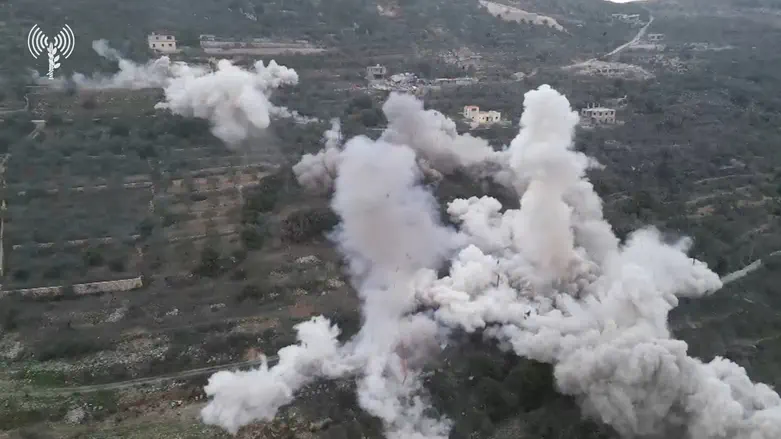 תיעוד: צה"ל השמיד מחסני אמצעי לחימה של חיזבאללה בדרום לבנון