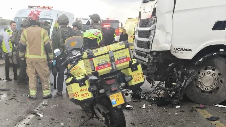 בת 30 נהרגה וארבעה נפצעו בתאונת דרכים קטלנית