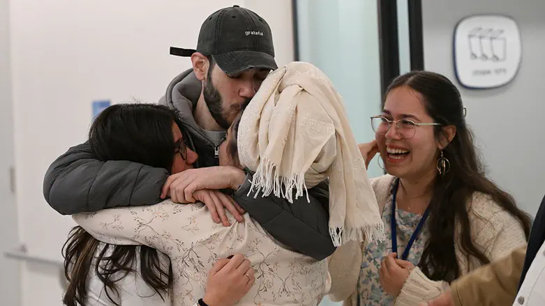 אלי-ה כהן: יהי זכרו ברוך של כל חייל שחירף נפשו למען החזרה שלי הביתה