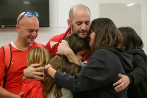 סמנכ"לית האחיות באיכילוב: "לאחר בדיקות ראשוניות, מצבו הכללי של יאיר הורן תקין" | צפו בהצהרה