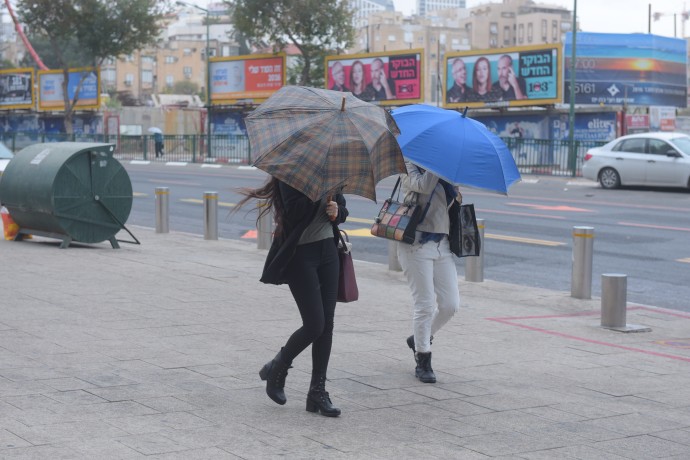 לקראת סערת הרוחות והשטפונות: כך תיערכו לסכנות הבריאותיות