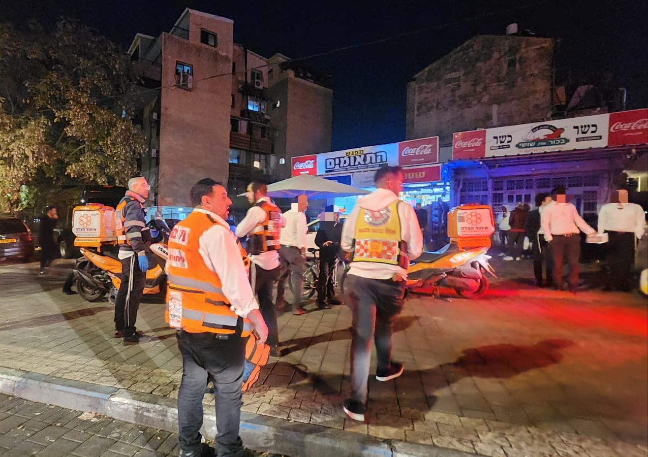 ירי לעבר בית עסק בבני ברק: פצוע קשה פונה לבית חולים