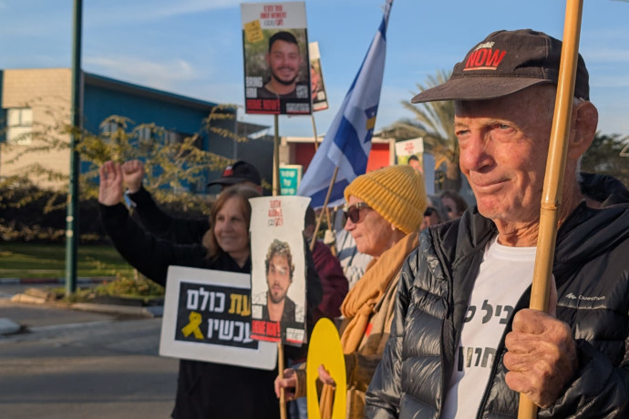 “לא נפסיק עד שכולם יחזרו הביתה”: המאבק של סבא של נעמה לוי נמשך גם אחרי שחרורה